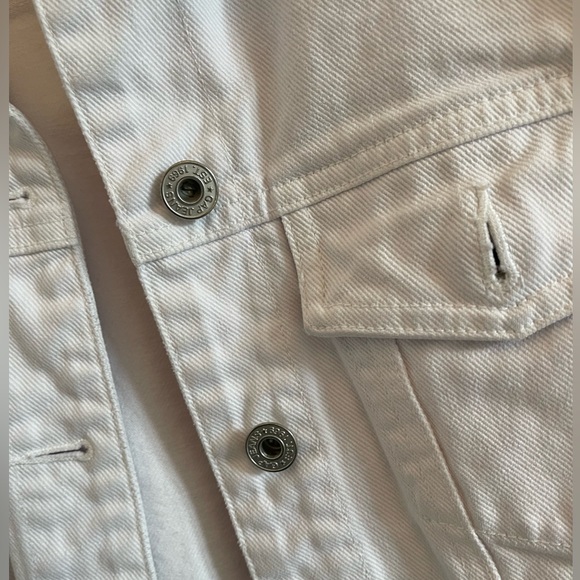 COPY - GAP white denim jacket - Picture 4 of 4